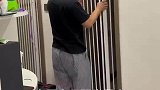 重度社恐小猫咪，藏得严丝合缝