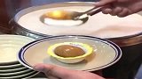 上海街头美食，豆腐脑新吃法，看到老板的手法，是个狠人