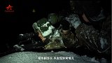 【第一军视】迎风冒雪，边关卫士的雪夜巡逻路