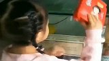 现在科技太强大了，小孩子出门都不用现金了，真厉害！