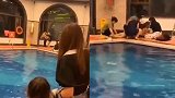 江苏6岁男孩游泳课溺亡 在水中痛苦挣扎约10分钟无人发现