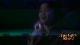 邓丽君十五周年香港演唱会上，唱了一首黄霑做词曲的《忘记他》