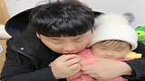 供暖前“冻成狗”，供暖后靠西瓜解热！暖宝和虎爸真是太有意思了