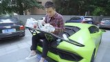 听说，一般的车，是没有桌子？