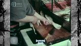 1969年日本的珍贵录像，在海鲜店门口，都是这些人