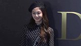 苗苗拍摄记录日常趣事夫妻合体出游好甜郑恺却说镜头有点少
