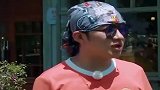 奔跑：邓超想抢热巴的椅子，结果被热巴打的痛到不行