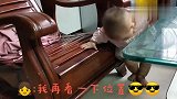 十个多月宝宝在家横行霸道，宝妈一人带三，眼睛不敢离开孩子！