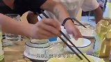 大哥，让你把我都快笑坏了，真是够坏的呀！