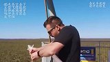 米高空丢下巨型飞镖，能把防弹玻璃刺穿吗冲击力实在太可怕！