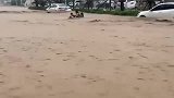 雨太大，水流太急，加油