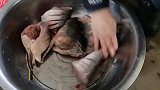 铁锅炖鲢鱼，除了美味，还有浓浓的乡愁~