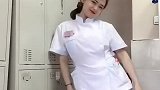 护士小姐姐一下班，就开始放飞自我，眼前这一幕，真是太有才了！