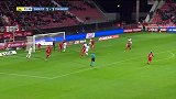 第73分钟斯特拉斯堡球员恩杜尔射门