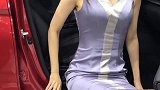 长发美女车模穿搭紧身包臀裙灵动迷人，美得如此性感优雅！