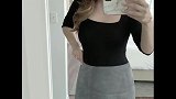 初秋穿搭分享，短夹克、短裙、长袖衬衫如何搭配衣服？