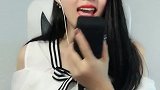 气质美女翻唱这段《真心爱你》，声音优美，歌声动听