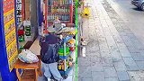 网友：这一代父母都在治愈自己的童年