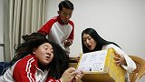 学生病房做生意，用辣条打开密码箱后，被校长聘请做老师