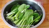 为什么饭店的炒青菜那么好吃？原来是这样炒的，大厨教你技巧