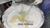 福建阿姨做地方特色糕点，闽南小孩周岁使用，高峰1天做10000多个