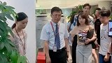 李现“还没有下班…”是的还没有下班，只为等你看你一笑
