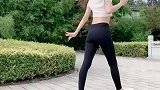 这年头，没有点绝活都不好意思捡钱了