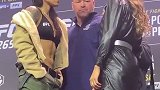 破防了！“母狮”努涅斯发布会对视大秀腹肌霸气侧漏
