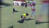 搬砖王者！运动会惊现搬砖大神速度惊人