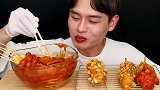 动手吃美食：吃美味热狗
