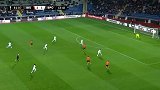 第82分钟伊斯坦布尔球员阿莱克西奇射门 - 打偏