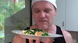老外看中国老外被中餐韭菜炒蛋弄到颤抖