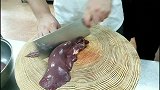 猪肝别再炒着吃了，大厨教你最有营养做法，随吃随拿一个月不变质