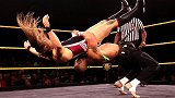 NXT第526期：单打赛 皮特·邓恩VS阿图罗·瑞阿斯
