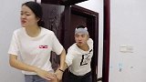 夫妻俩闹离婚争孩子，村长出解决方法，没想结局太搞笑了