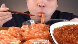 为什么三文鱼要生吃，难道不能水煮一下吗