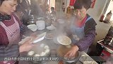 农村大叔卖“巨蛋”小吃，150元一个，卖完一百个就休息