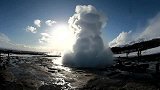 旅游-150122-冰岛天然间歇泉震撼喷发