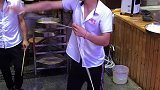 网红甩面哥
