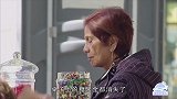 小男孩3秒把12盆糖果都吃了，这是吞天兽吧，路人都看蒙了