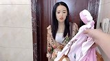 情人节小伙送媳妇一个大包裹，媳妇送他一个大惊喜