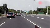 高速偶遇百辆红旗L5车队，竟然没有一辆车敢超车