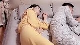 怀孕个月，小孕妇和老公冷战假装掉下床，没想到老公反应这么快
