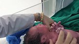多么标准的新生儿哭声！这刚出生的婴儿，连哭声都那么好听