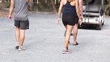 老外：中国小伙在越南体验“打枪”100万15发子弹