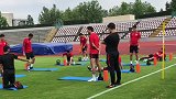 首日归队训练上港国脚外援恢复为主 胡尔克姿势销魂
