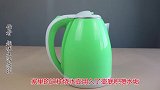 水壶用久了积满水垢难清理只需厨房一个废弃物，立马和新的一样