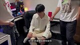 四正教人跳舞，遭人质疑，经典动作重现