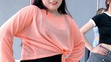 胖女孩也可以很妩媚