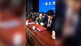 网红教授郑强拉李双江合影，两人见面就要谈良知，话里有话？